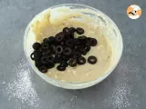 Etape 2 - Cake aux olives noires et à la feta