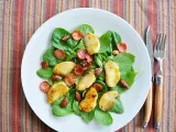 Recette Salade de jeunes pousses d'épinards, chorizo, pommes et amandes