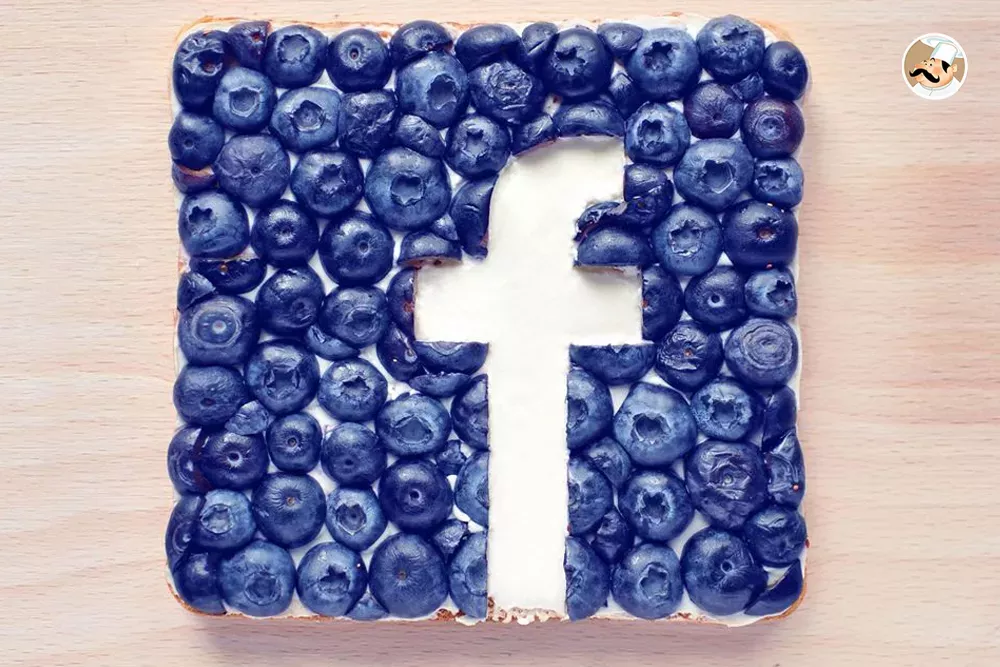 Les logos des réseaux sociaux reproduits sur des tartines de pain
