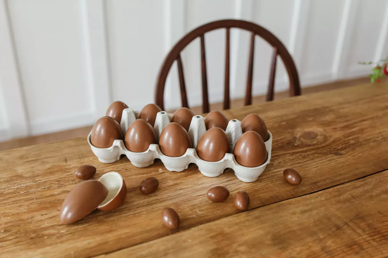 Chasse aux œufs en appartement : nos idées de cachettes super ingénieuses pour vos chocolats de Pâques !