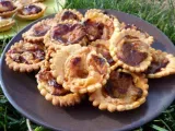 Recette Mini tartelettes : confit de tomates, chèvre ou camembert & miel