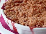 Recette Crumble pommes & fraises aux biscuits roses de reims