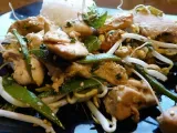 Recette Wok de poulet sauté aux légumes à la citronnelle, coriandre et sésame