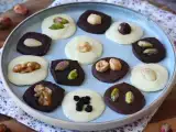 Recette Mendiants au chocolat et aux fruits secs : la recette facile sans moule