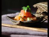 Recette Tartare de saumon au gingembre, échalote et pamplemousse (amuse-bouche festif)