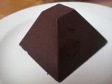 Recette Pyramide glacee dans sa coque de chocolat petillant