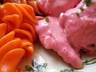 Recette Poulet à la moutarde rose au cassis et pâtes colorées
