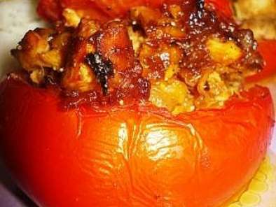 Recette Tomates farcies revisitées (au poulet et oignons confits)