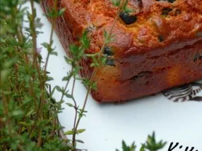 Recette Cake anchois, olives noires, thym et tomate sechees