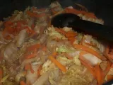 Etape 4 - Nouilles sautées au chou chinois, poulet et bâtonnets de carottes