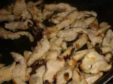 Etape 6 - Nouilles sautées au chou chinois, poulet et bâtonnets de carottes