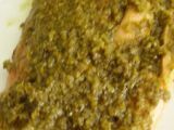 Etape 4 - Pavé de saumon en écailles de pommes de terre à la crème de roquette.