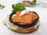 Etape 4 - Mini pizza aubergine, chèvre et saumon fumé, touche de miel