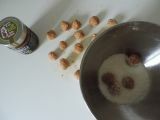 Etape 2 - Boule à la noix de coco et confiture de lait, sans cuisson, super méga facile