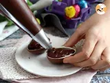 Etape 4 - Œufs de Pâques garnis d'une crème dessert au chocolat et de M&M's