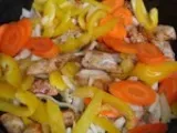 Etape 2 - Dés de poulet aux légumes en sauce + riz
