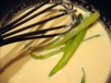 Etape 5 - Iles flottantes au piment d'Espelette et crème d'asperges vertes