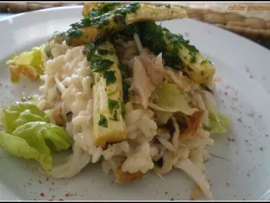 Aile de raie en risotto crémeux, fondue de feuille de chêne, asperges verte