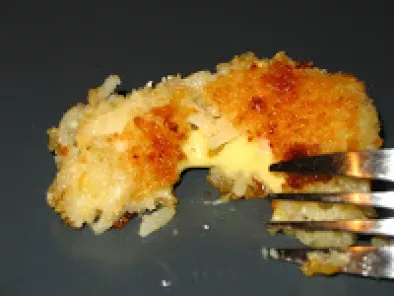 Arancini à la mozzarella filante (croquettes de risotto à la mozzarella)