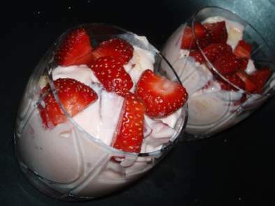 Biscuits à la cuiller pour charlotte fraises/litchees transformée en trifle girlie