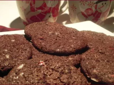 Biscuits au chocolat et aux cannes de bonbon