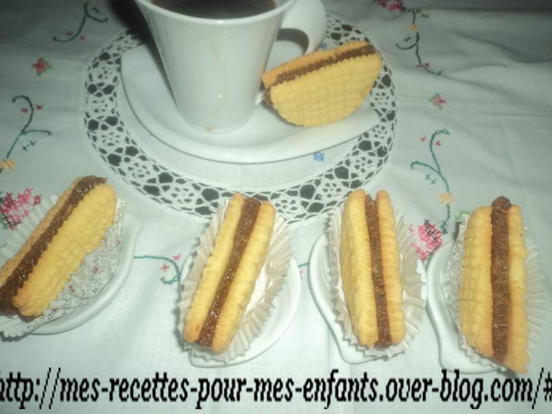 Biscuits mini-sandwich aux dattes