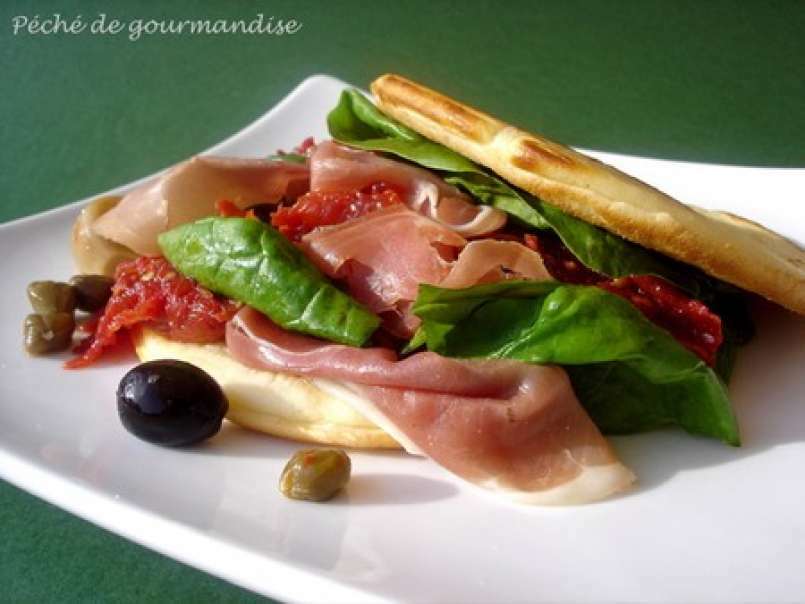 Blinis à l'italienne au jambon de Parme, épinards frais et tomates - photo 3