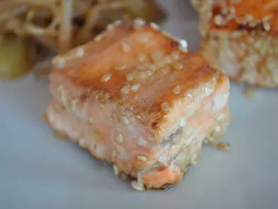 Bouchées de saumon roties au sésame
