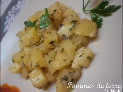 Boulettes de poisson à la sauce tomates et poivrons & ses pommes de terre au wok - photo 3