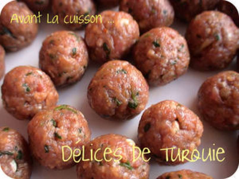 Boulettes de viande et pommes de terre en sauce - Patatesli sulu köfte
