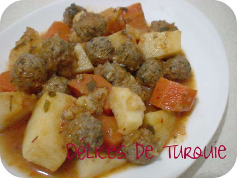 Boulettes de viande et pommes de terre en sauce - Patatesli sulu köfte - photo 2