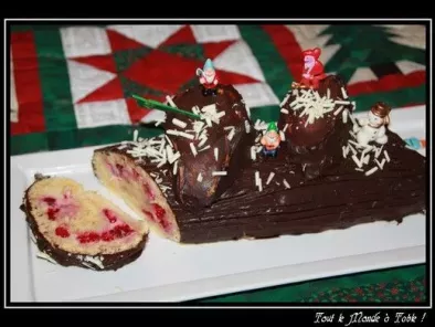 Bûche de Noël framboises crème pâtissière ganache chocolat noir - photo 3