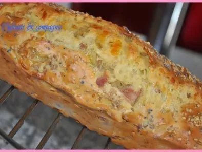 Cake aux confits d'oignons, jambon & gruyère