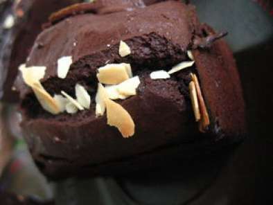 CAKE CHOCOLAT AUX ECLATS DE MERINGUE FRAISE - photo 2