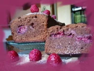 Cake moelleux chocolat-framboise