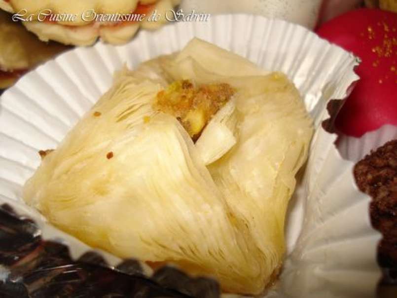 Chamiya ou petit feuilleté la pistache (pâtisserie syrienne/libannaise).