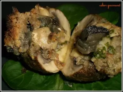 Champignons farcis aux escargots à l'huile truffée, crumble de blé noir et noisette - photo 2
