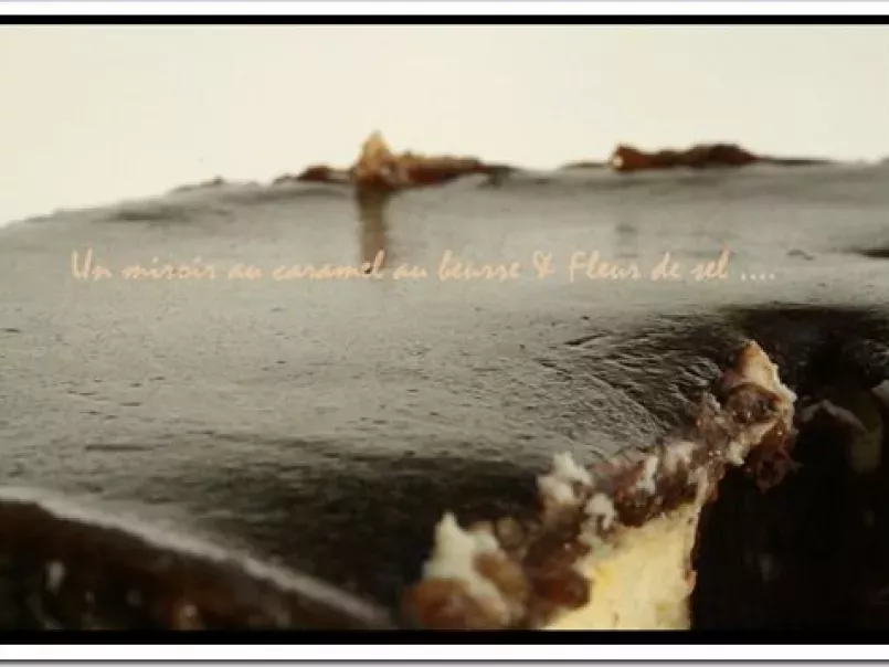Cheesecake au chocolat noir, au chocolat blanc et son miroir de caramel au beurre - photo 3