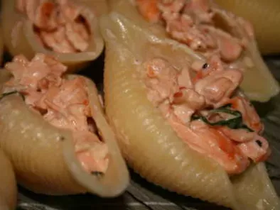 conchiglioni garni de saumon