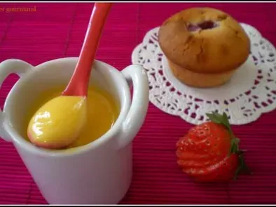 Crème légère au jus de citron et limoncello, financier citronné au fruit rouge