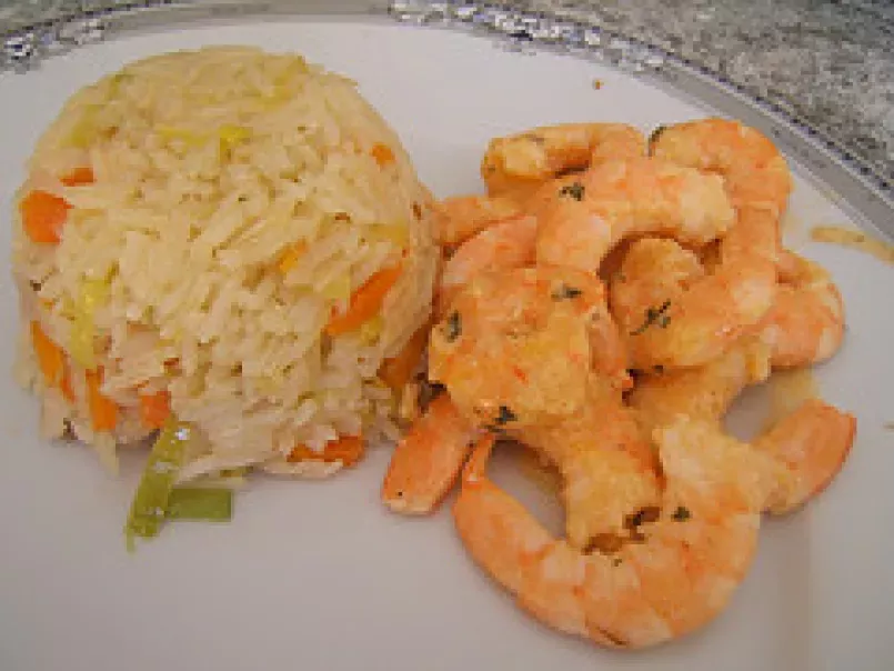 Crevettes à l? ail et crème avec son riz et ses petits légumes - photo 2