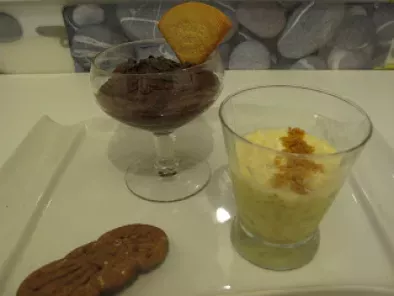 Dessert: Duo de Mousses: Chocolat Noir Corsé et Chocolat Blanc brisures de Speculoos