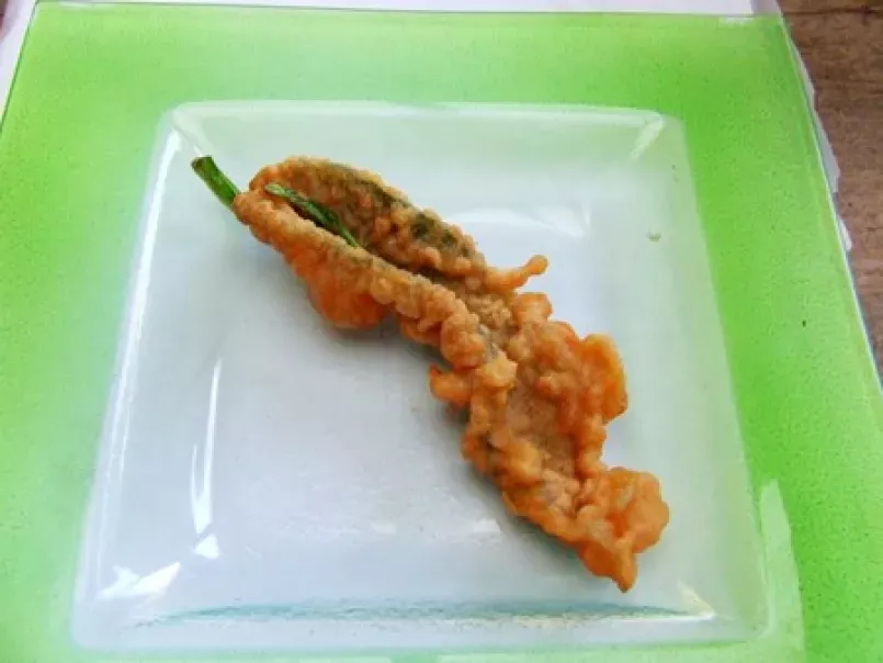 Feuilles de consoude en tempura