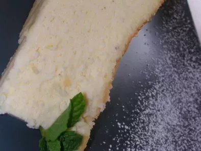 Gâteau aérien au fromage blanc, au citron et à la fève tonka