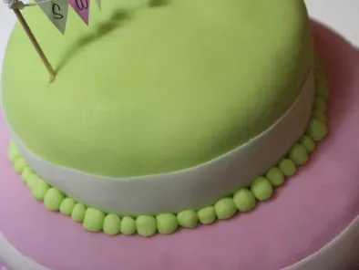 Gâteau d'anniversaire à étages