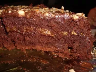 Gâteau d'anniversaire au chocolat et aux noisettes caramélisées - photo 3