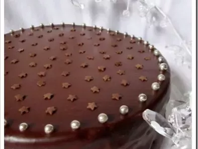 Gâteau d'anniversaire au chocolat et framboises - photo 3