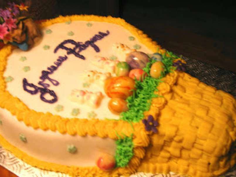 Gâteau de Pâques décoré avec pâte d'amande et glaçage au beurre - photo 3