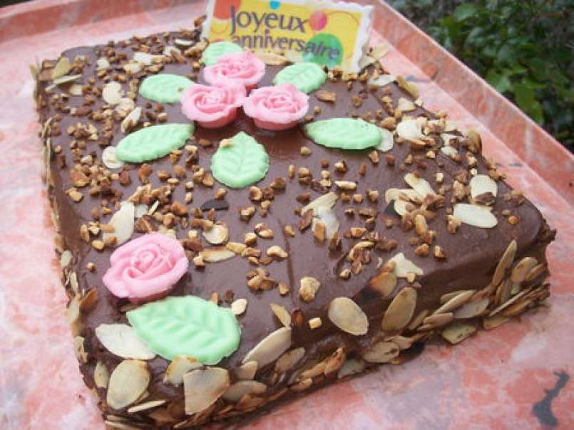 Génoise chocolatée aux poires..... pour un gâteau d'anniversaire.....