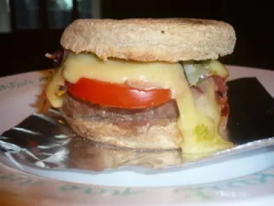 Hamburger au jambon cru et comté